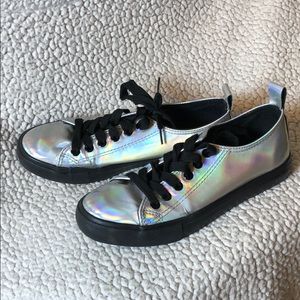 HT Holo shoes 7W
